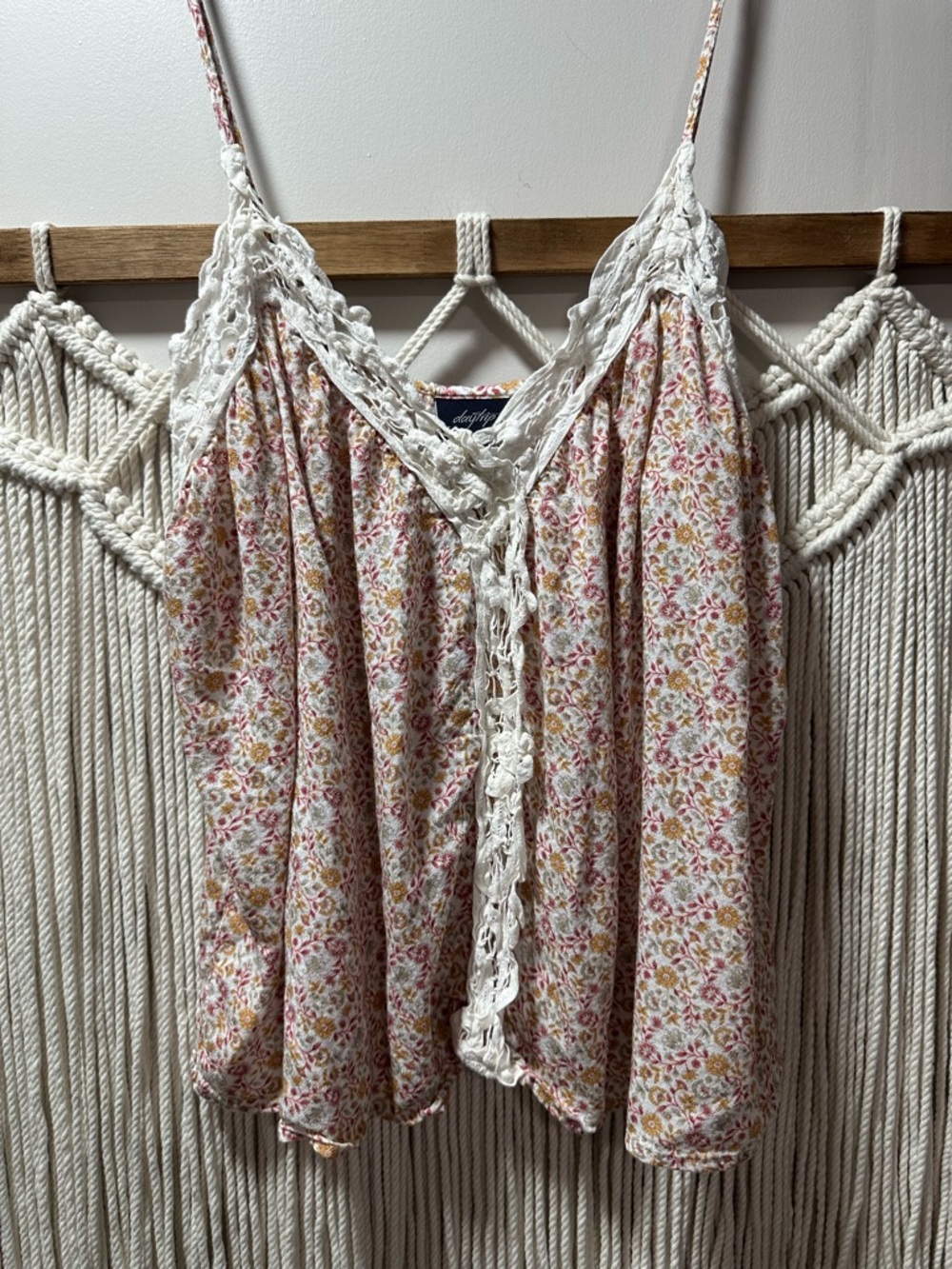 Daytrip Pink & Cream Floral Lace-Trim Camisole